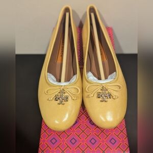 NEVER WORN - Tory Burch - Size 9 - Tory Charm Ballet Flats - Naples Yellow